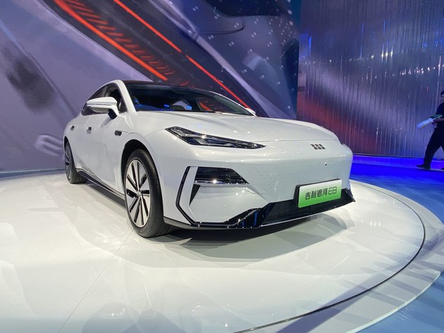 2023广州车展吉利银河E8实拍 搭载45英寸8K大屏(图2)