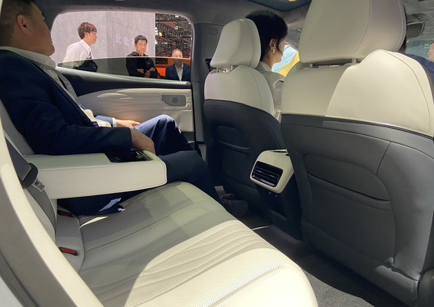 2023广州车展吉利银河E8实拍 搭载45英寸8K大屏(图9)