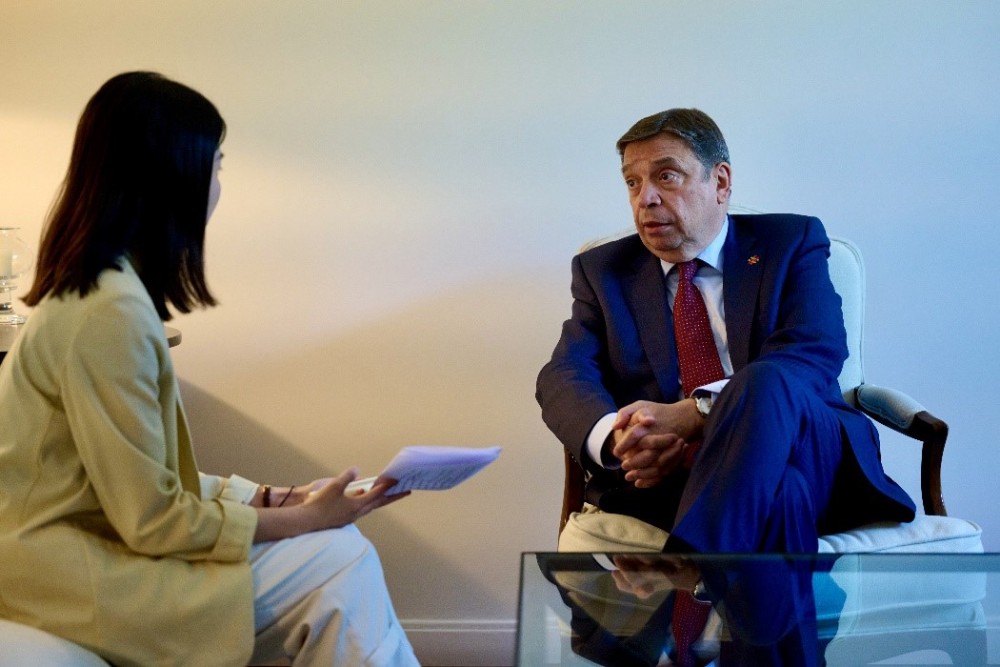 “中国经济发展为西中农产品贸易提供大量机遇”——专访西班牙农业、渔业和食品大臣普拉纳斯(图1) “中国经济发展为西中农产品贸易提供大量机遇”——专访西班牙农业、渔业和食品大臣普拉纳斯(图1)